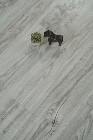 Luxury Vinyl Flooring 7 x 48 x 7mm 20 mil in Weathered Grey