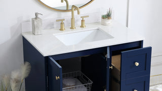 Backsplash in Calacatta White