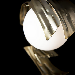 Crest Crest Table Lamp in Modern Brass