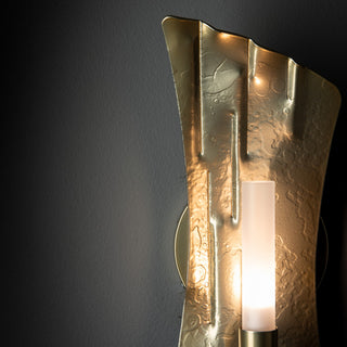 Crest Crest 1-Light Sconce in Modern Brass